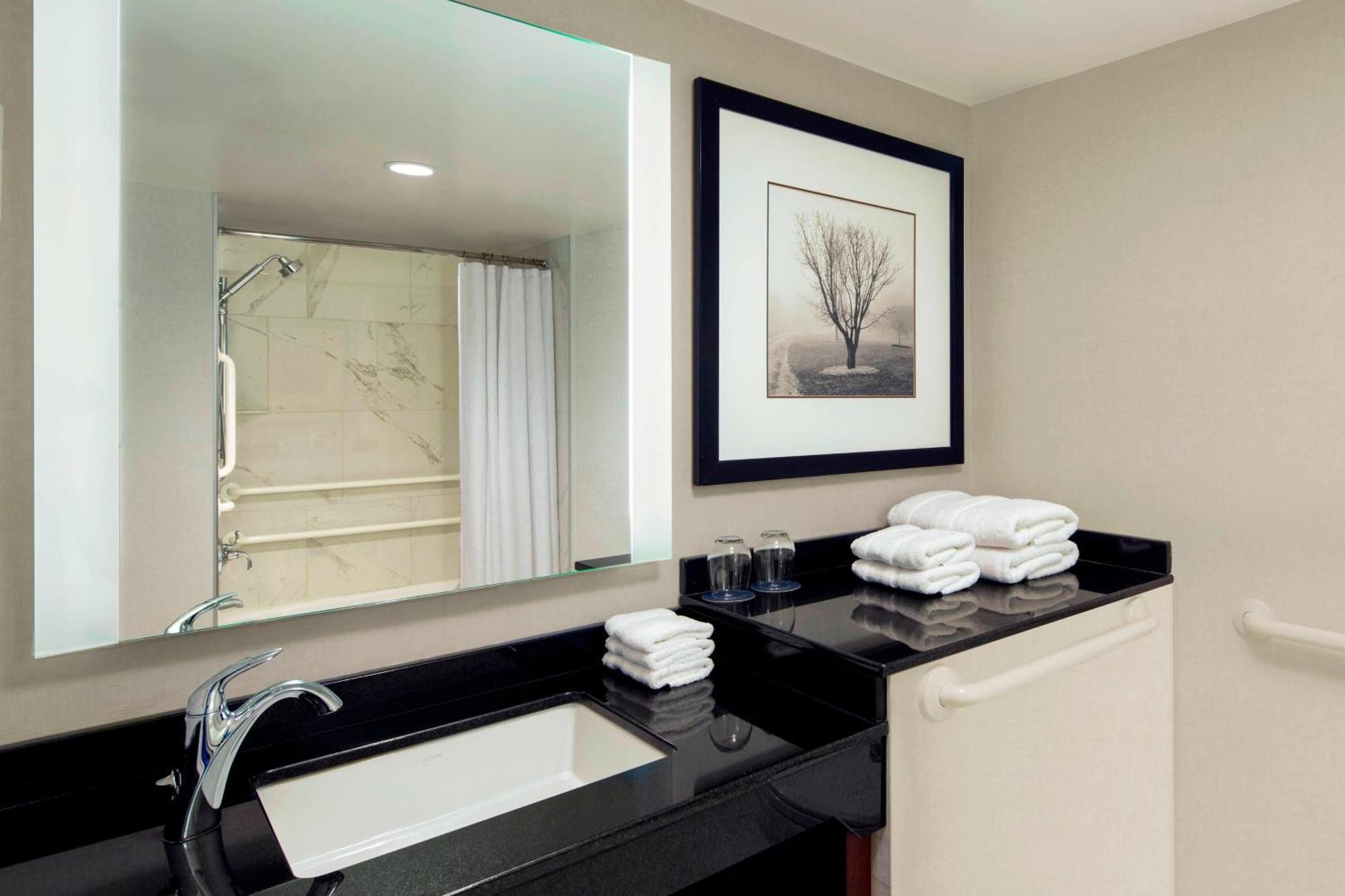 Sheraton West Des Moines Ngoại thất bức ảnh